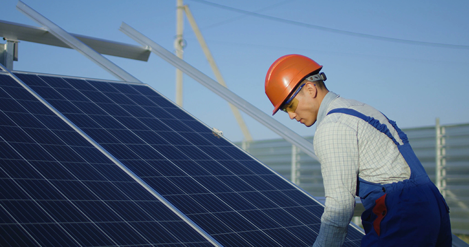 光伏發(fā)電有一路電壓高怎么解決 光伏發(fā)電有一路電壓高怎么解決